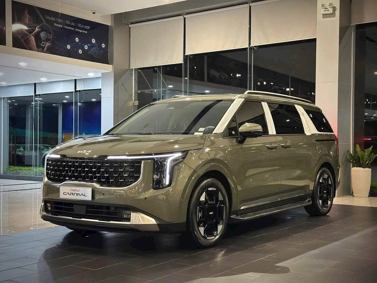 kia carnival giam gia 1