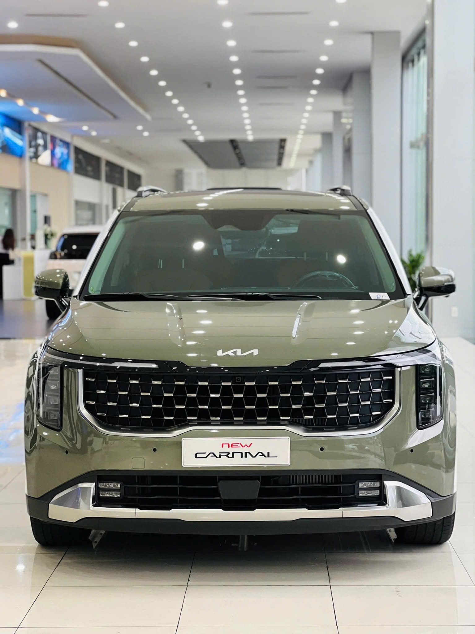 kia carnival giam gia 4