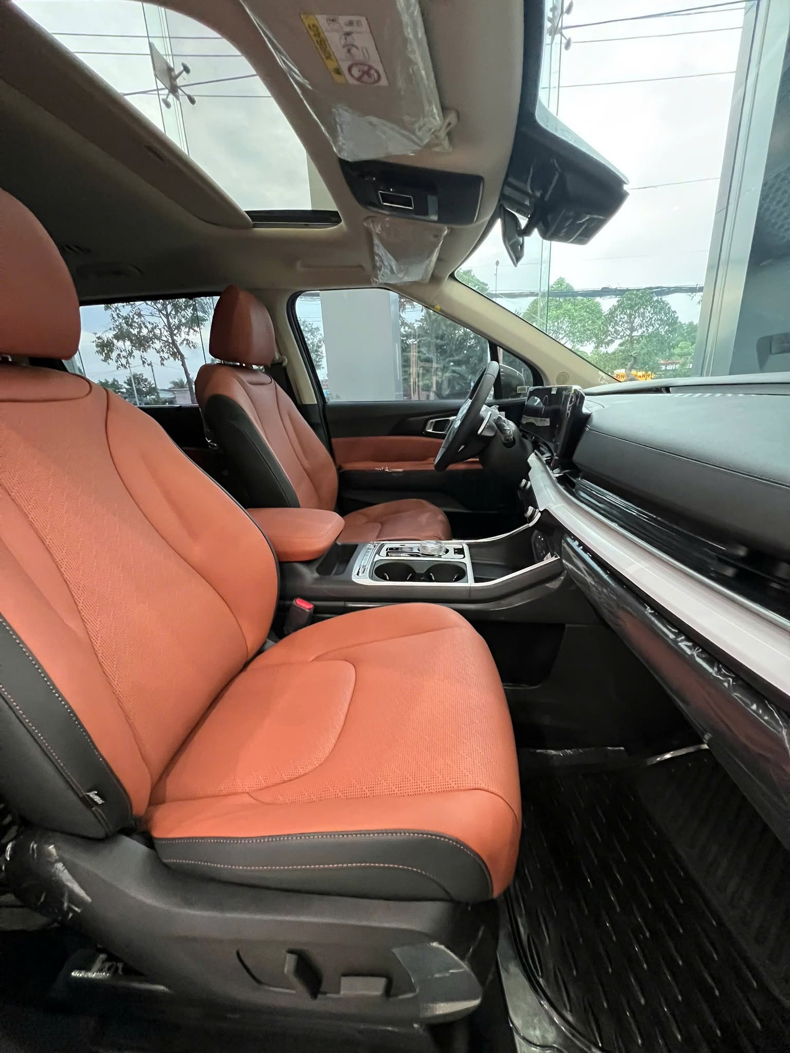 kia carnival giam gia 6