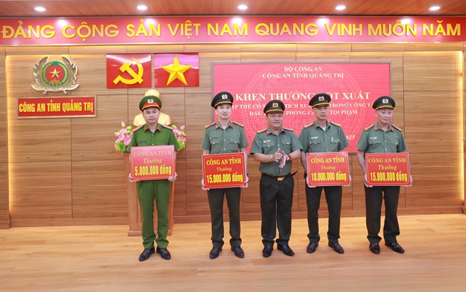 Phá chuyên án, bắt 4 đối tượng mua bán, tàng trữ nhiều súng đạn