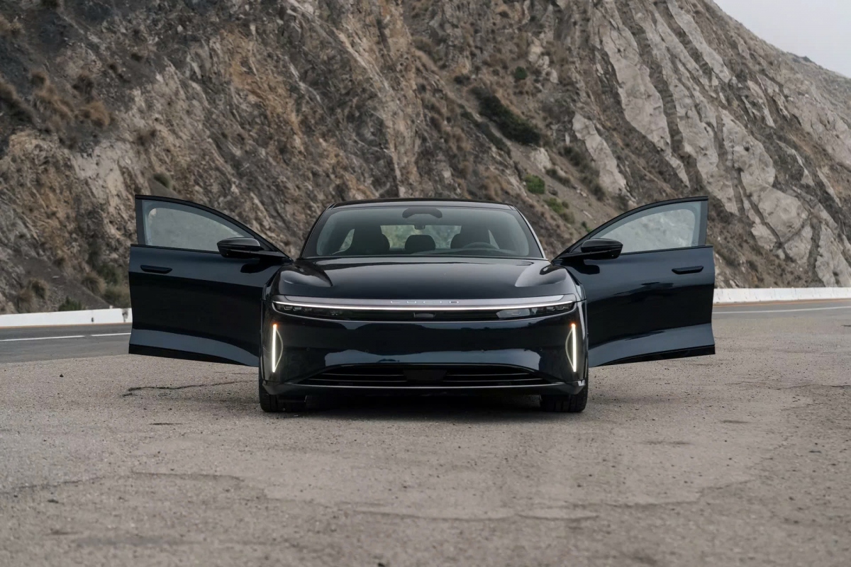 lucid air sapphire 1