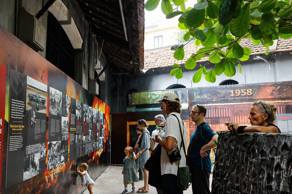 hoa lo prison vietnam hoa lo prison vietnam history a timeline of incarceration thu hien