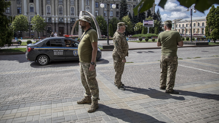 690b53742030274b0b0903ba 690b53742030274b0b0903ba