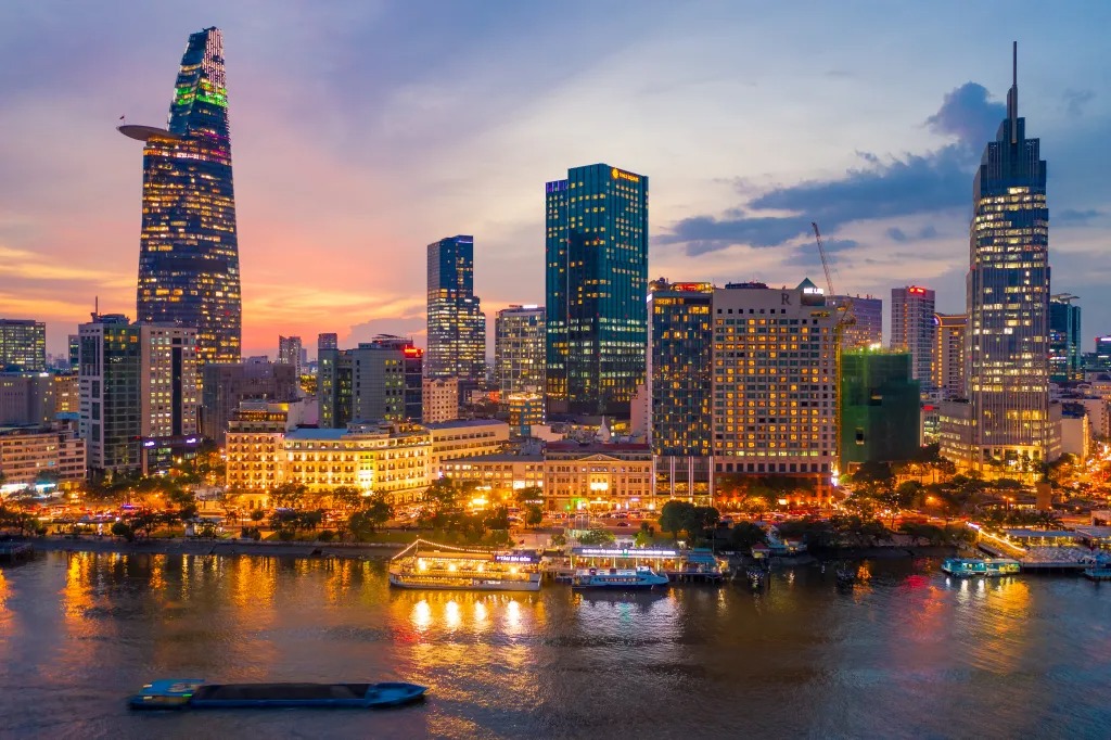 saigon bach dang wharf sunset 10