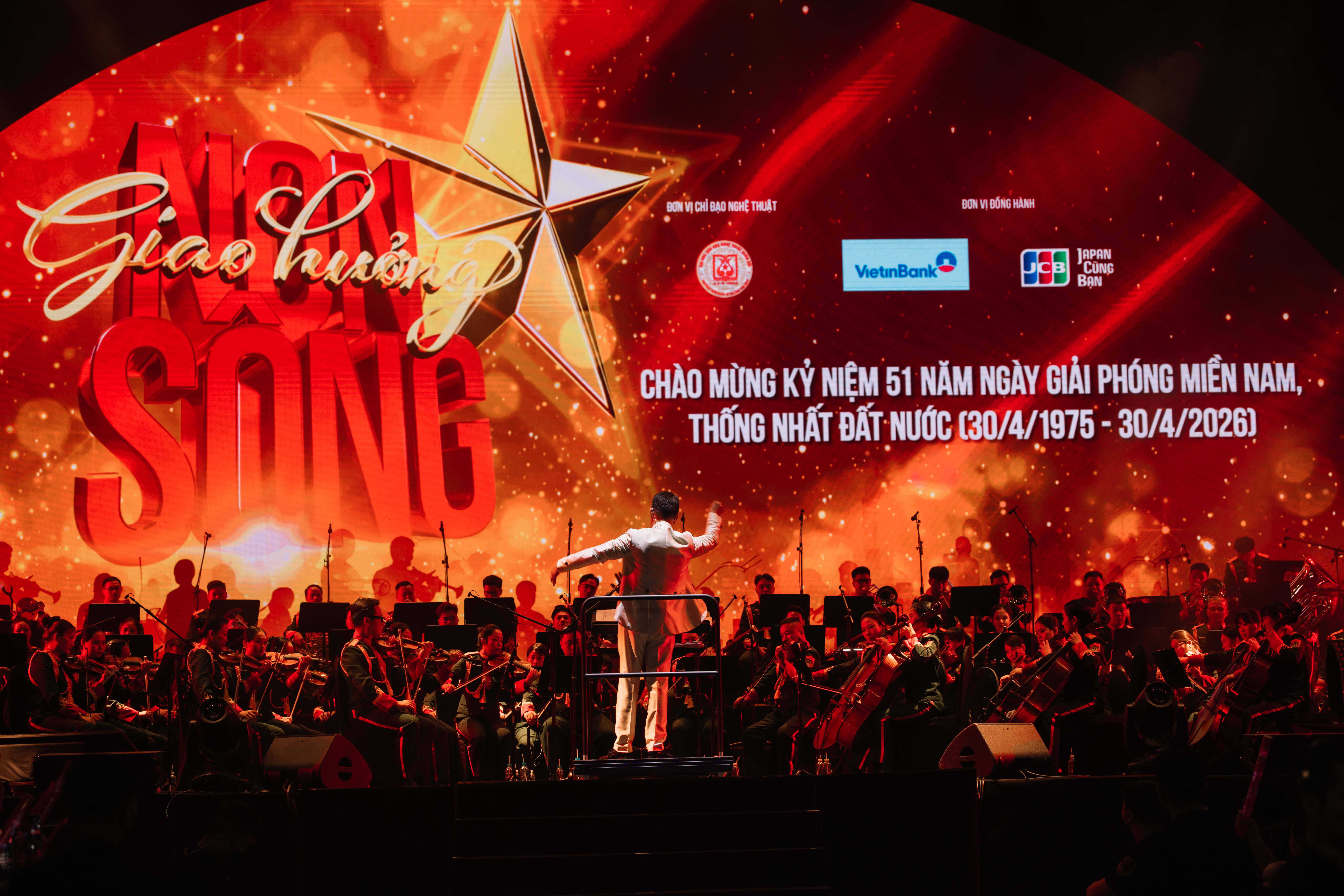 nh 1 giao huong non song