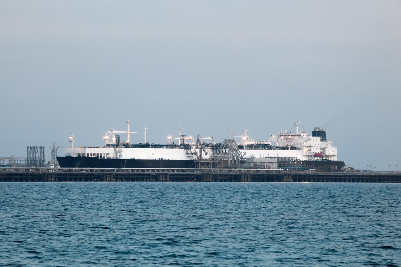 kuwaits crude exports fully halt in april for first time since 1991 321928320260503093444