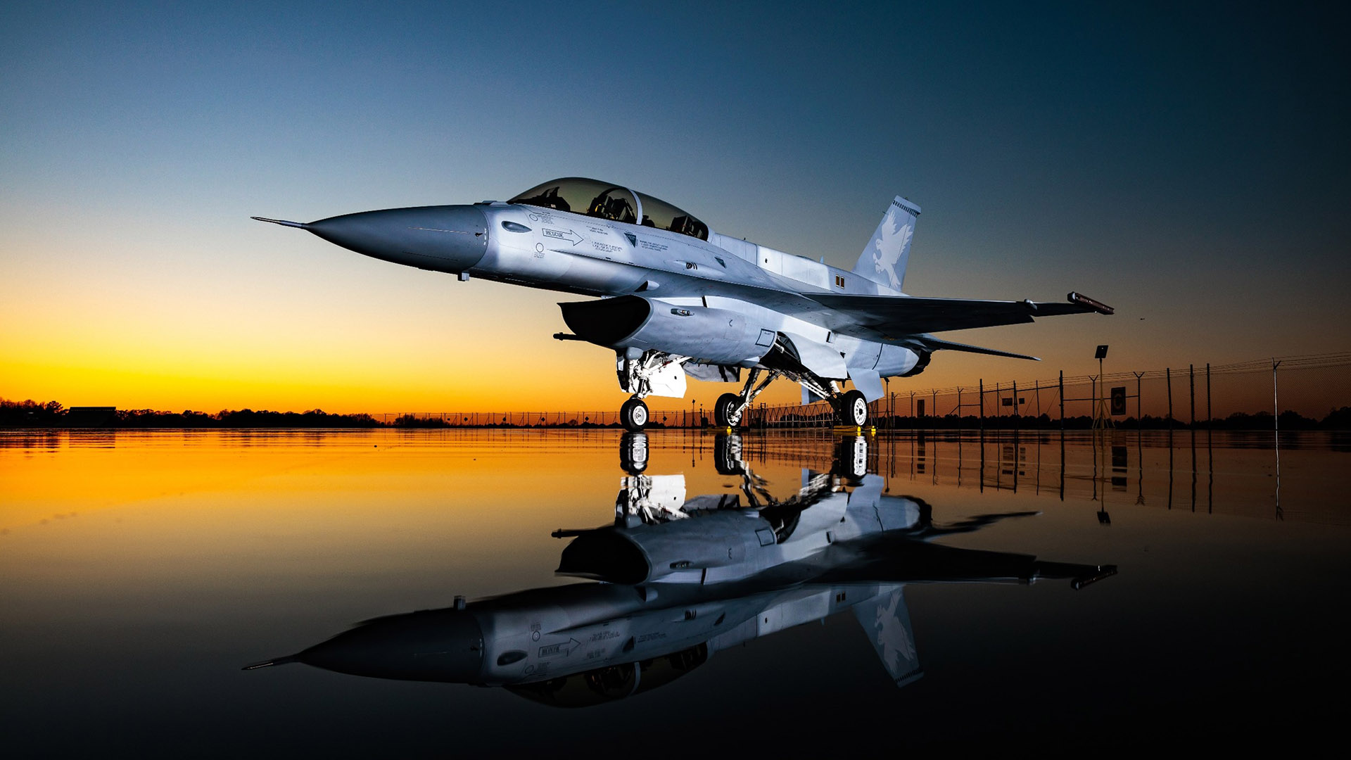 f16 1920