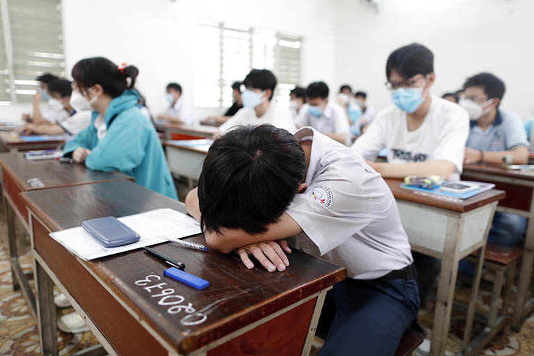 ap luc thi vao lop 10 chuyen 1 172645