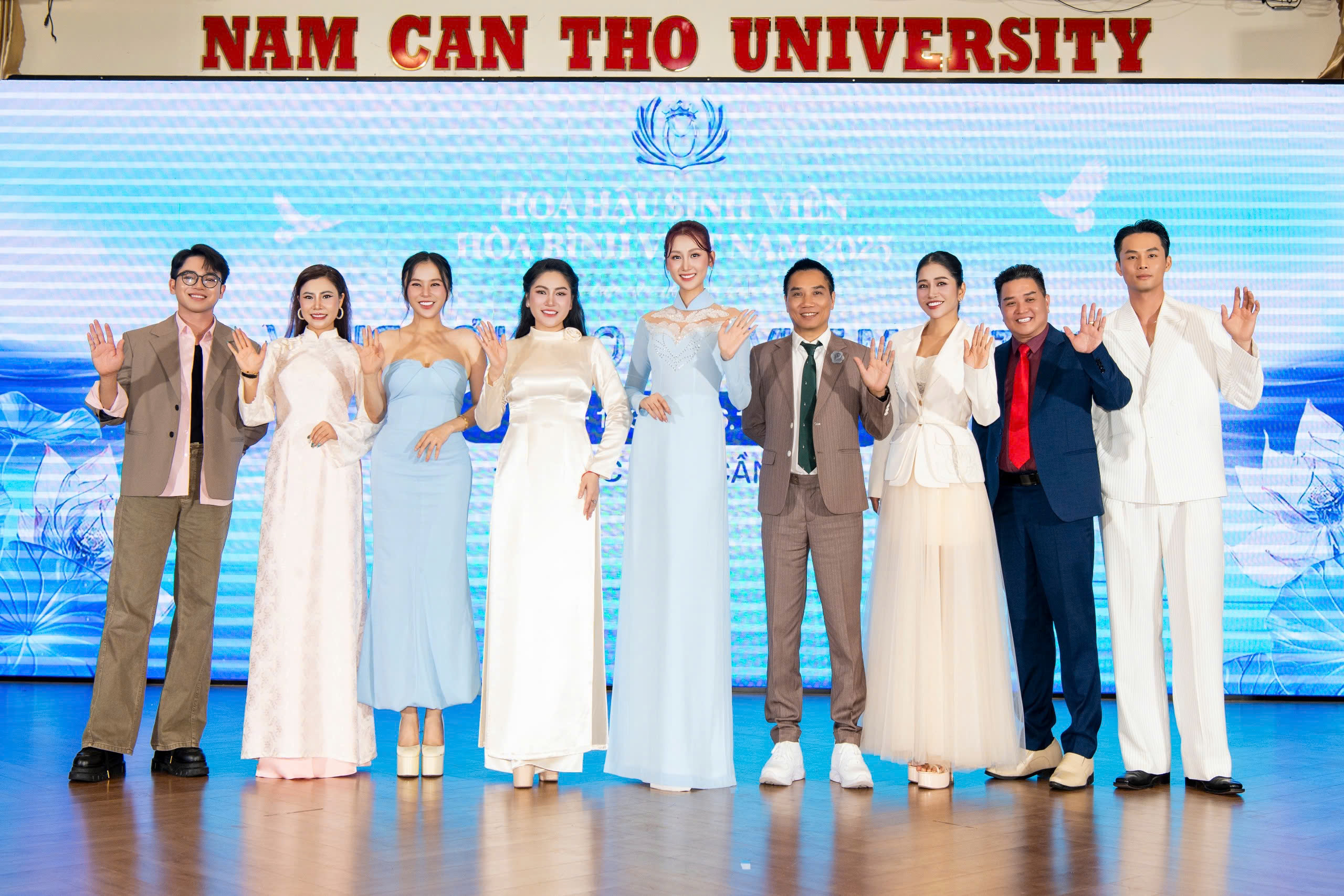 thanh vien ban giam khao vong casting