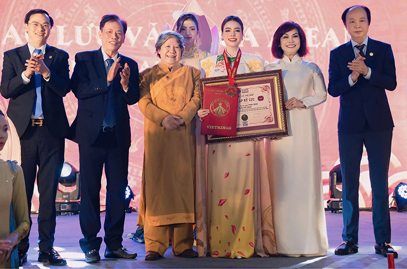 z7378821123414a32218a4b79260cd8d713a755df0d7b1