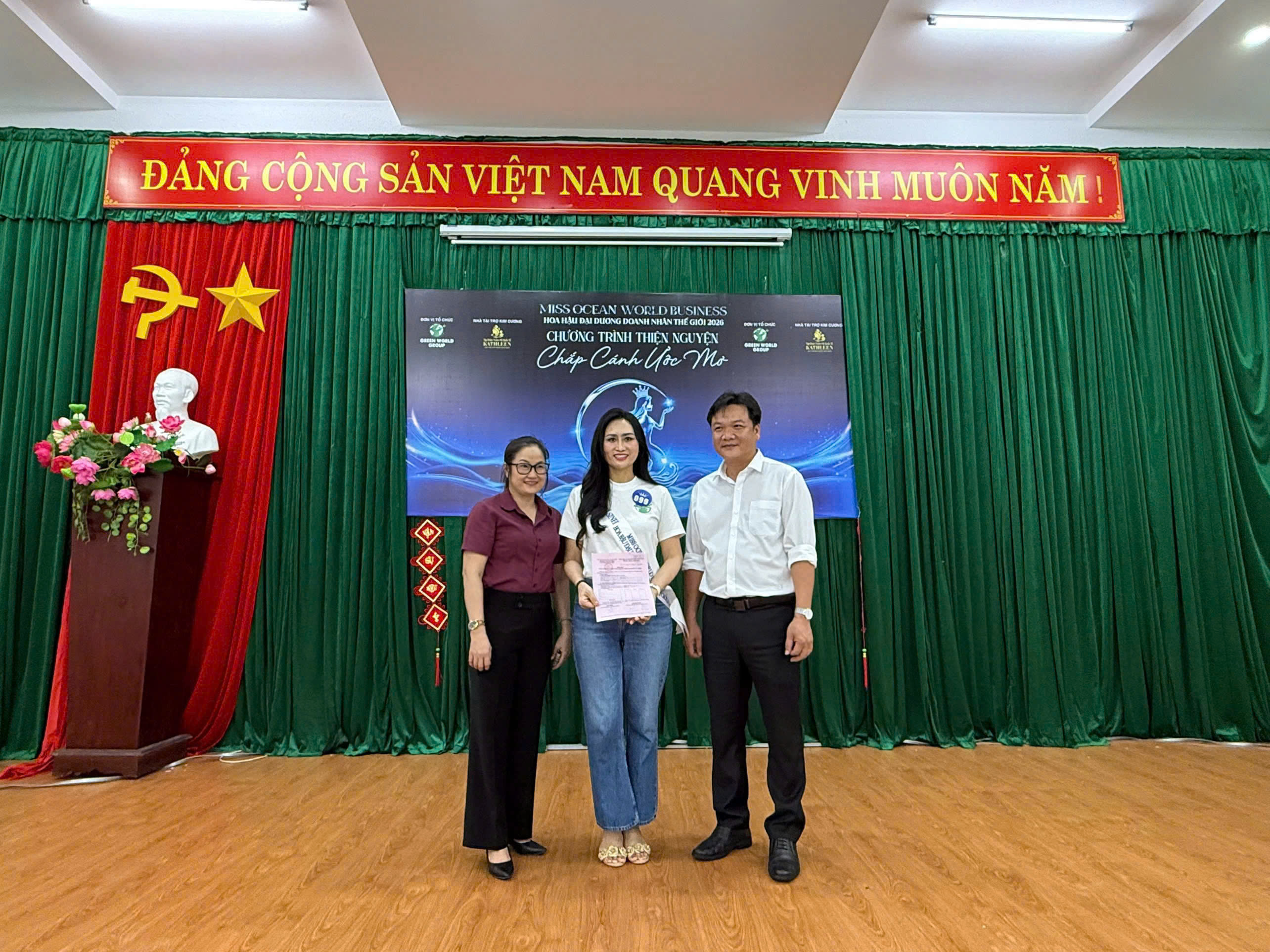 z740571300637536cac2f01543fd7ce9ce3bf4575046a0