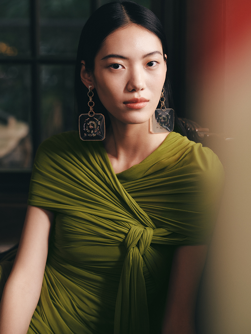 tbspr26yearofthehorsecampaignvdayjewelryshot66383