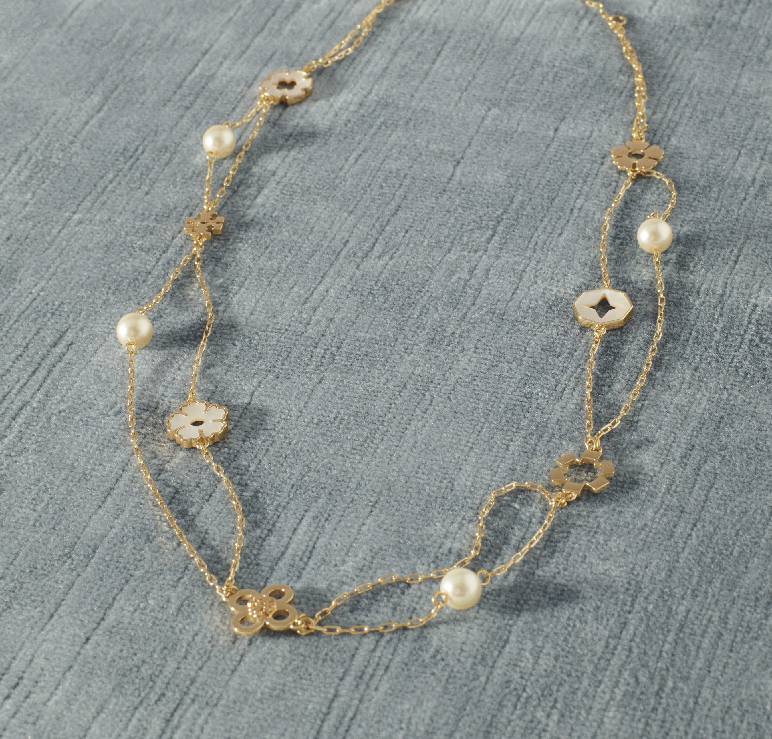 tbspr26eslsjewelryrelaunchforgetmenotshot70023