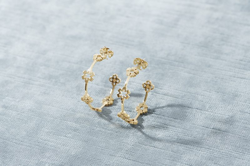 tbspr26eslsjewelryrelaunchforgetmenotvalentinesdayshot120044