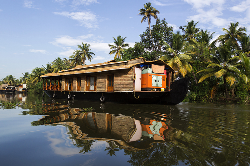 houseboat