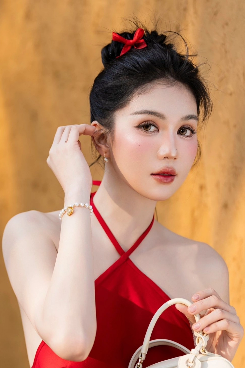 ngoc trinh nhan sac 1 17784165 7