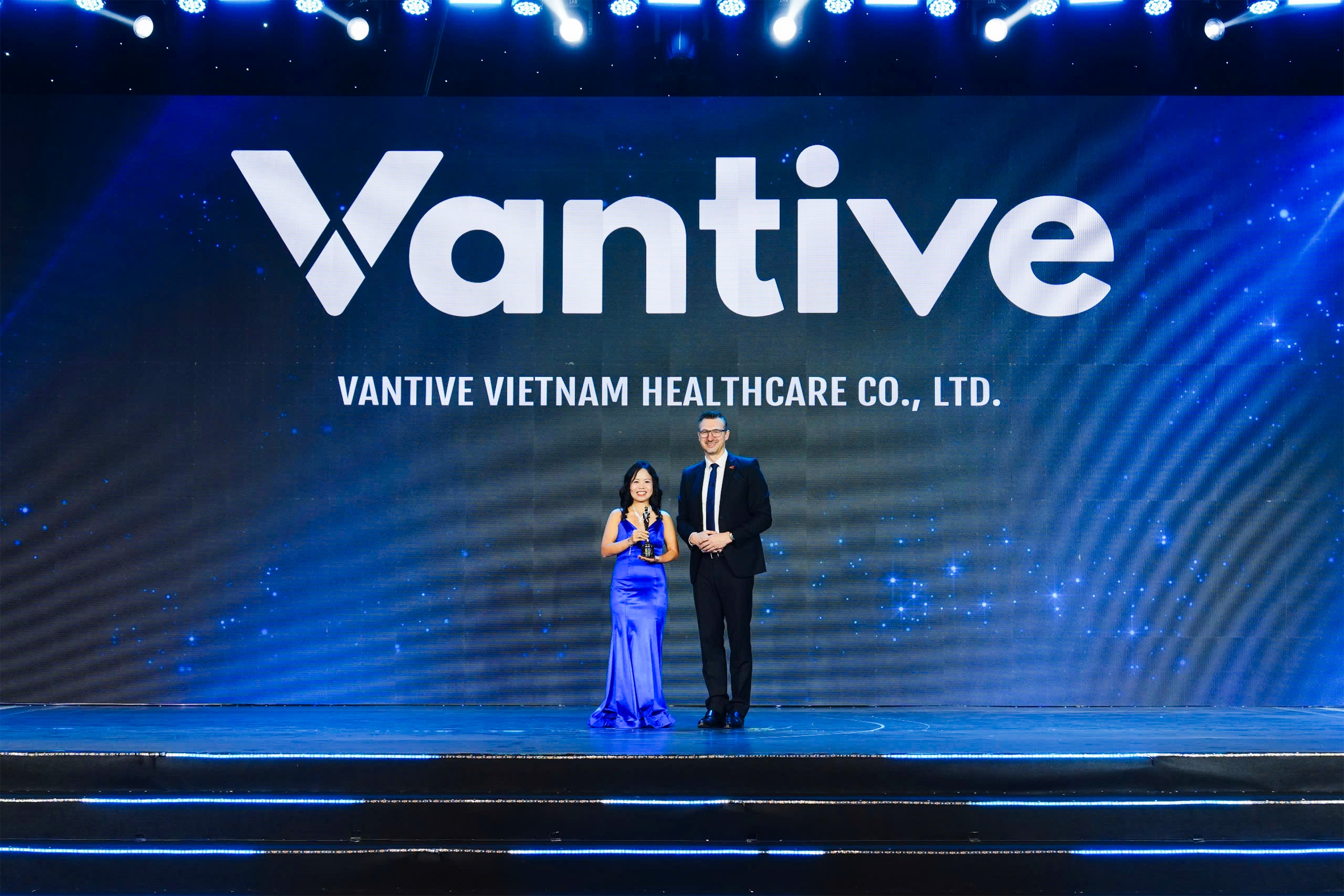 ai dien vantive viet nam healthcare nhan giai thuong tai hr asia awards
