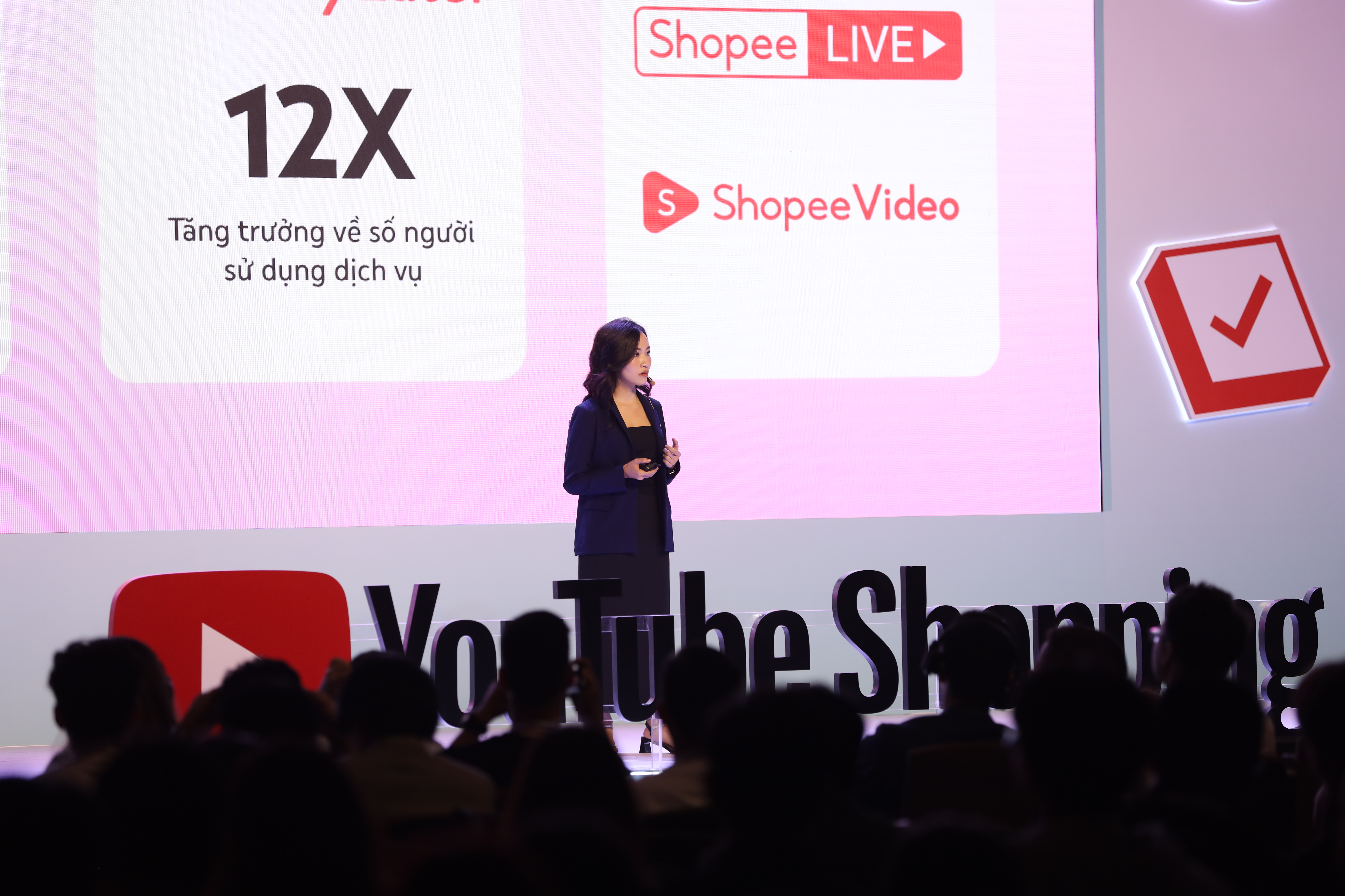 ba sarah nguyen giam doc marketing va tang truong shopee viet nam phat bieu tai su kien 2