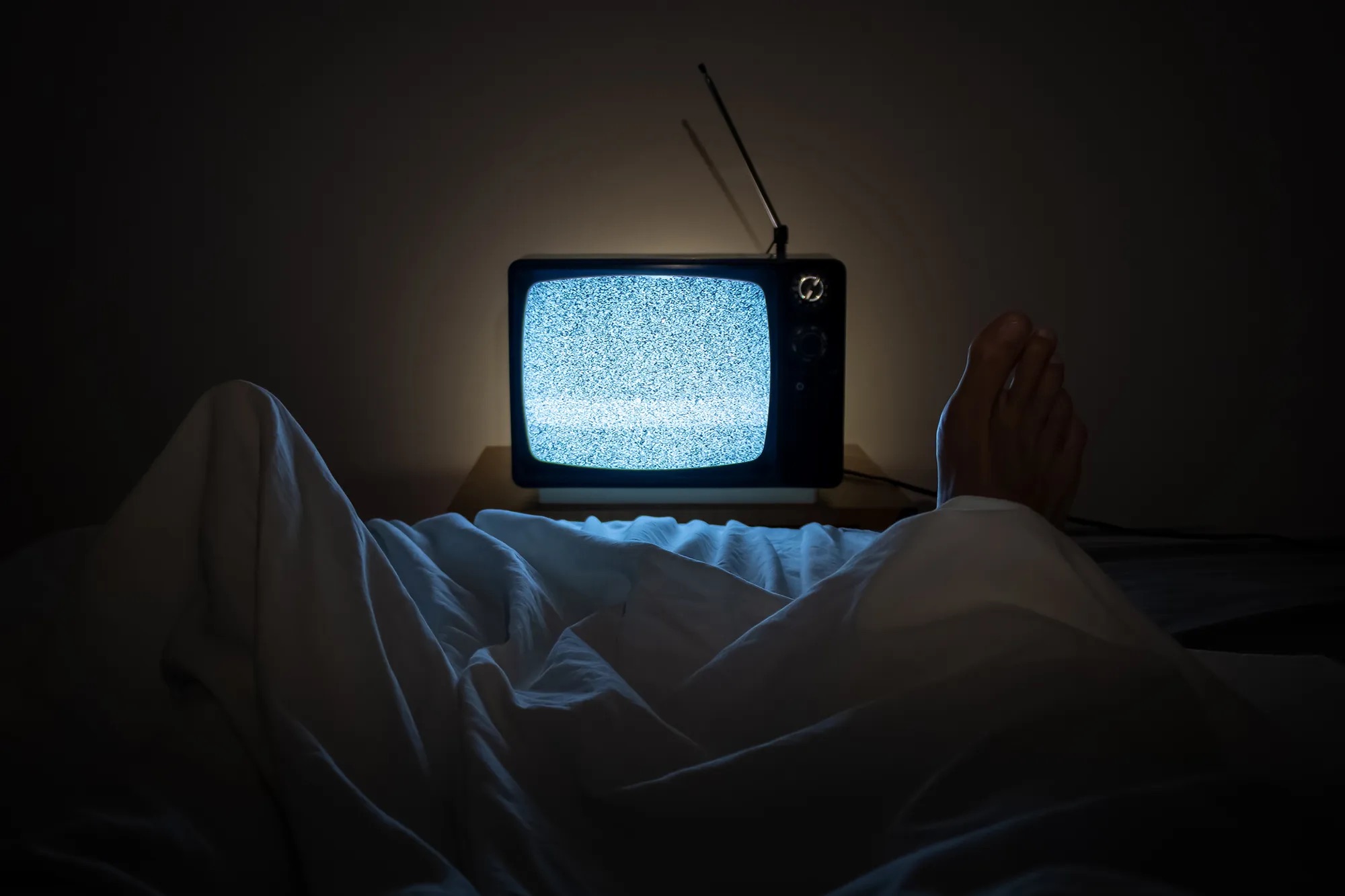 sleeping tv health 03