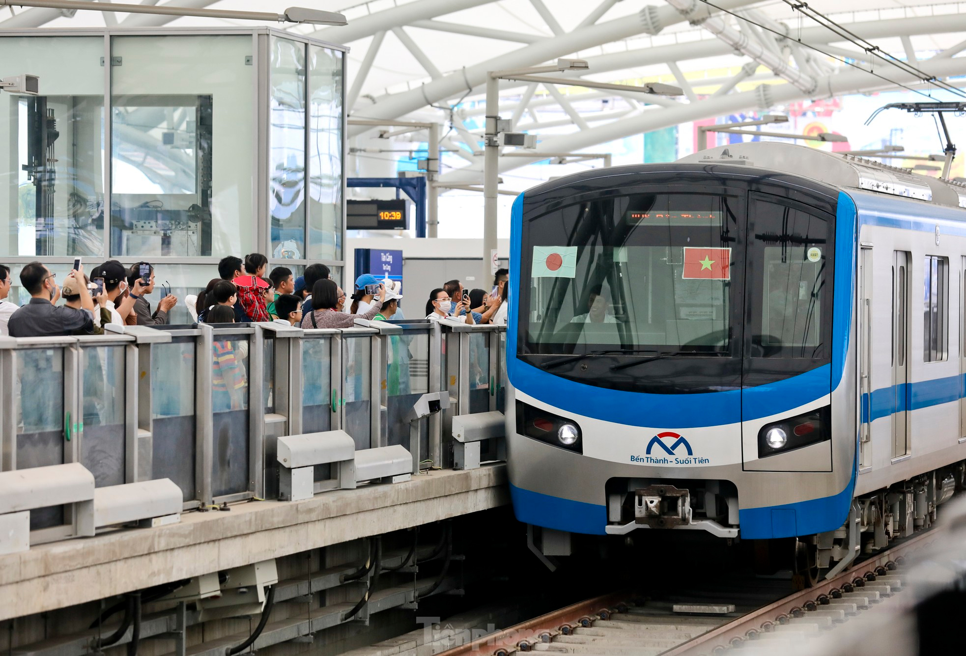 Từ ngày 2/1/2025, cách đi metro số 1 có thay đổi, người dân cần lưu ý!