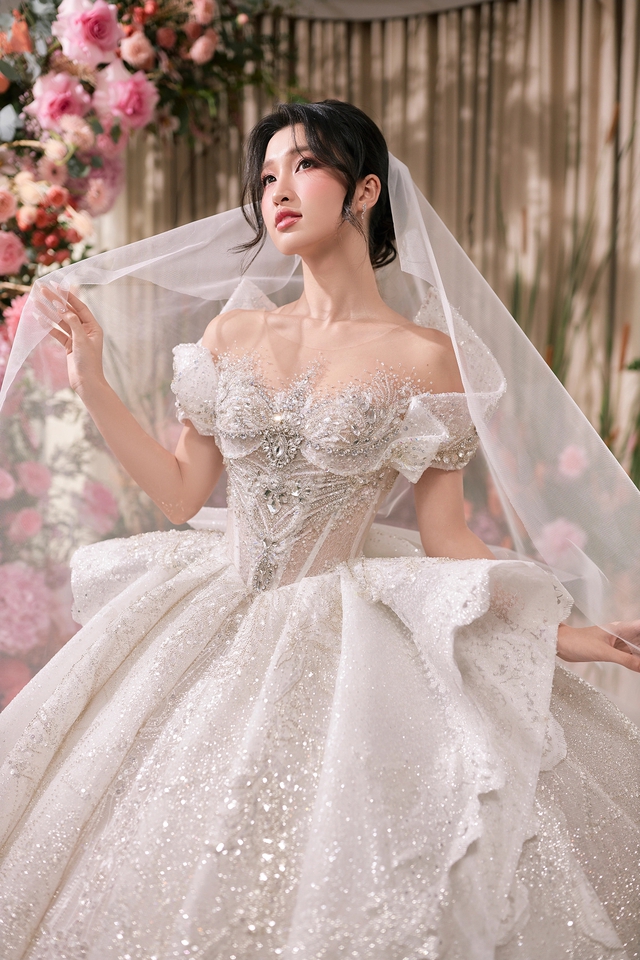a hau phuong nhi4 16914626597941888383614 1736841306646764502524 1736847794201 1736847794822695509457 17368528610041261559711 1736853571207 17368535719041363001907