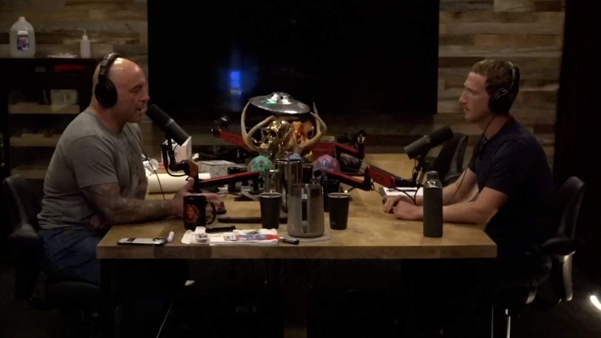 220826113233 mark zuckerberg joe rogan interview screenshot
