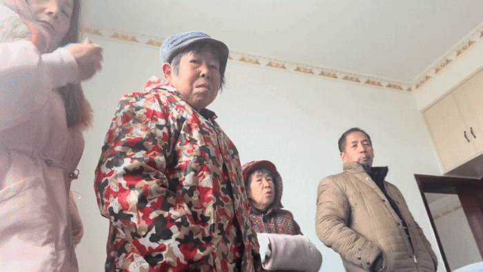 snapdouyinapp hd 1737685659138 ezgifcom resize