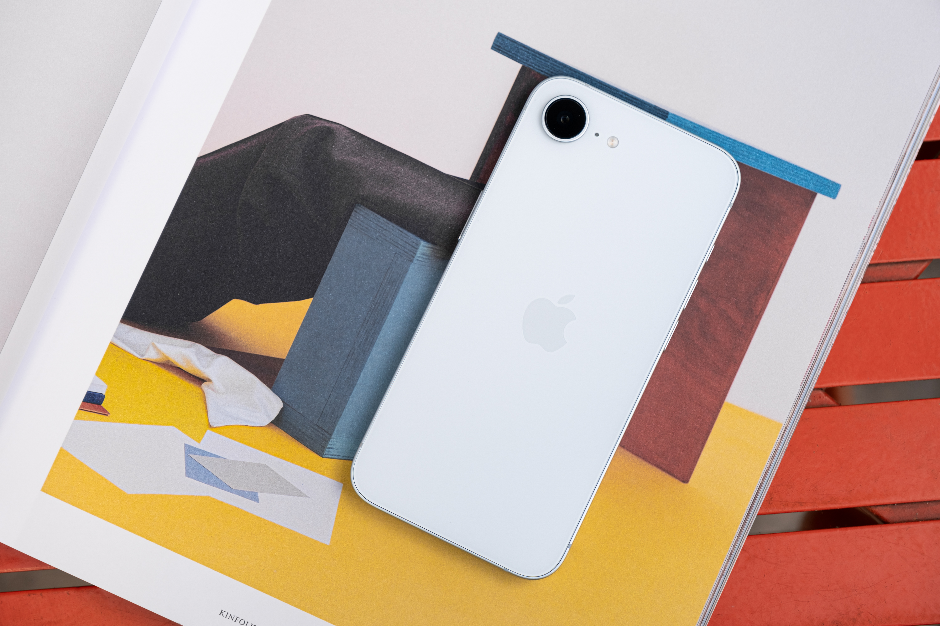 Dùng iPhone 16e chính hãng VN/A sau 3 ngày: Thiết kế đã thấy nhưng có một thứ chưa từng có!