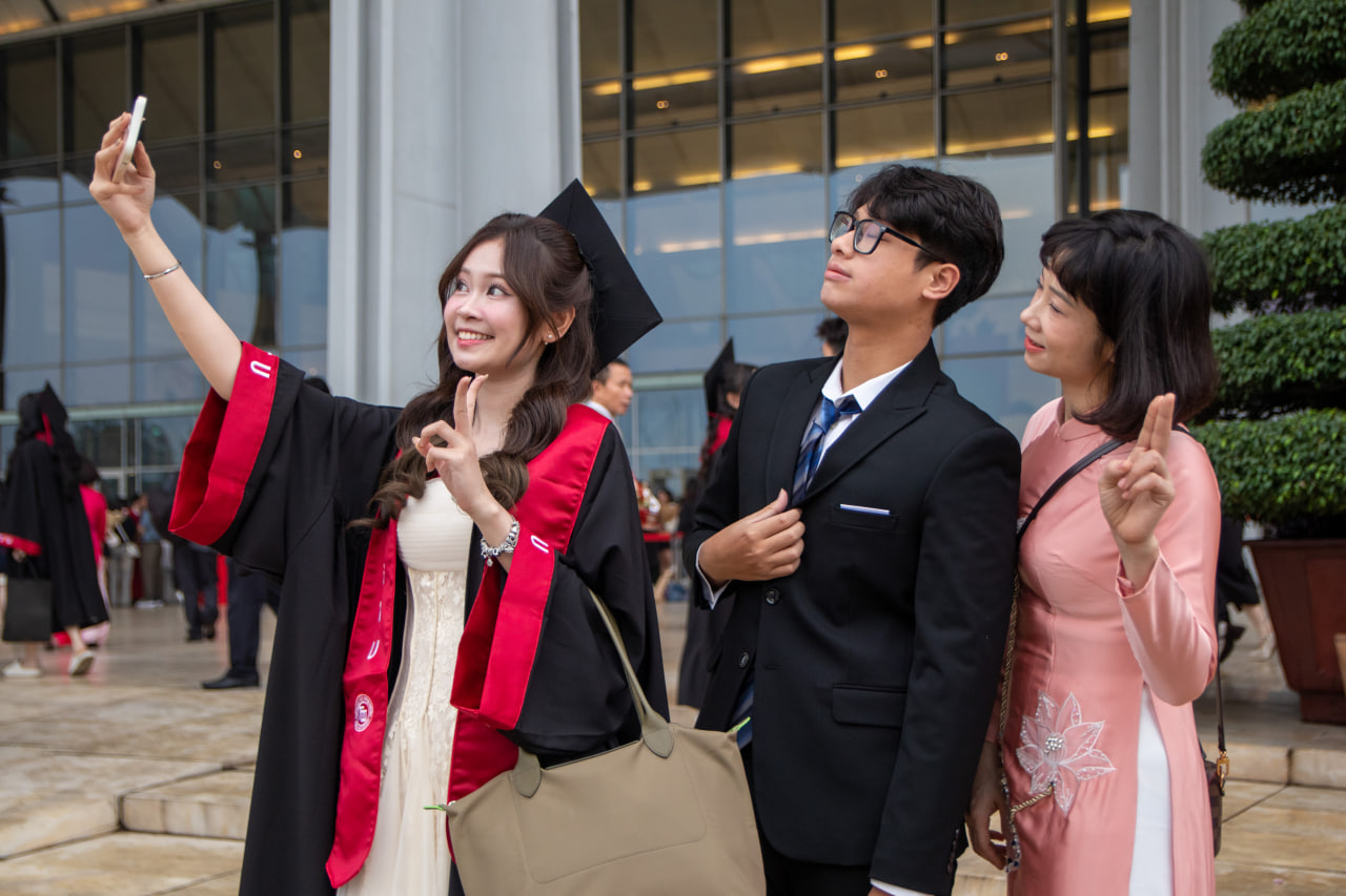 photo2025 04 0619 20 48