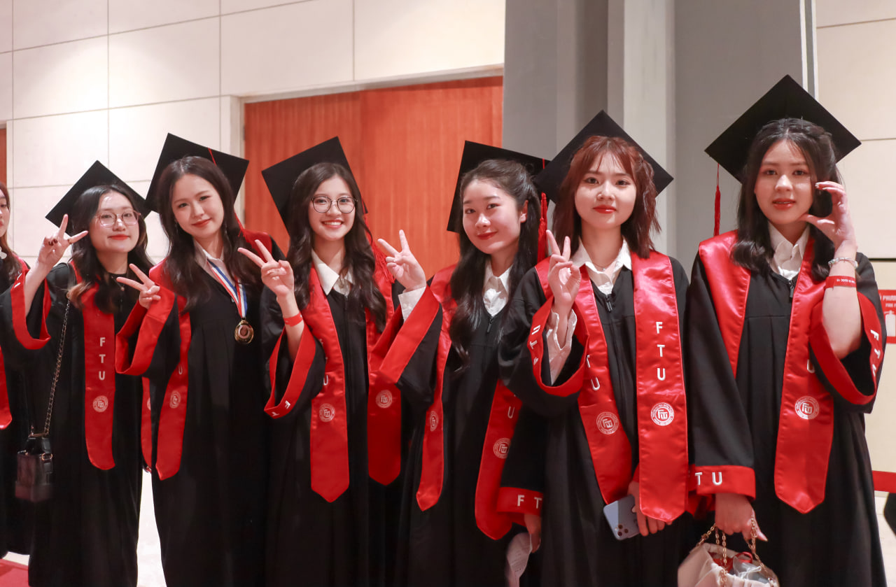 photo2025 04 0619 20 51