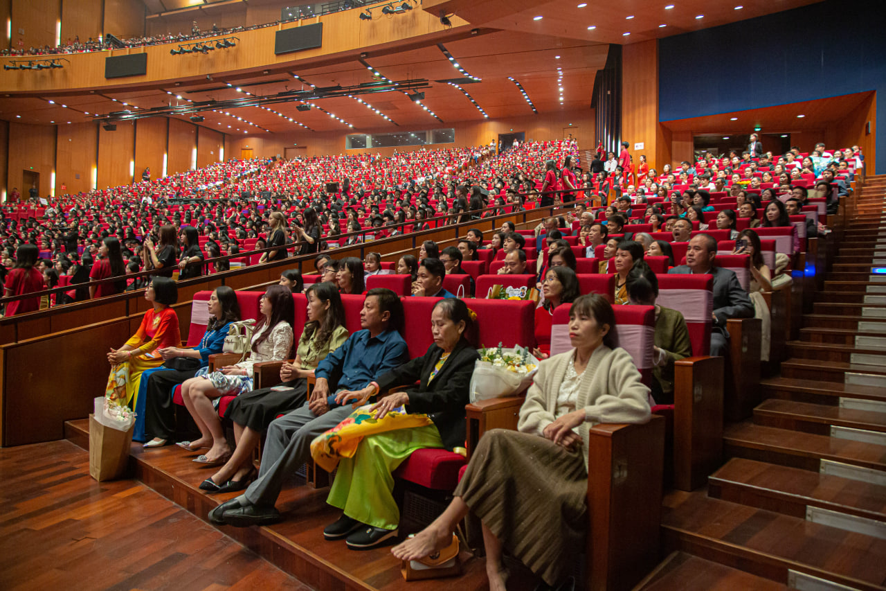 photo2025 04 0619 21 04