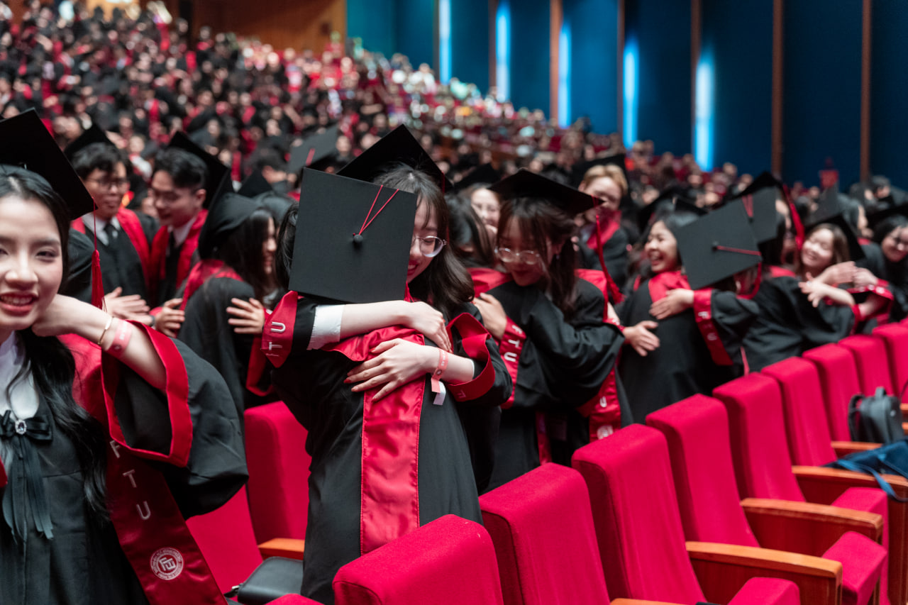 photo2025 04 0619 21 10