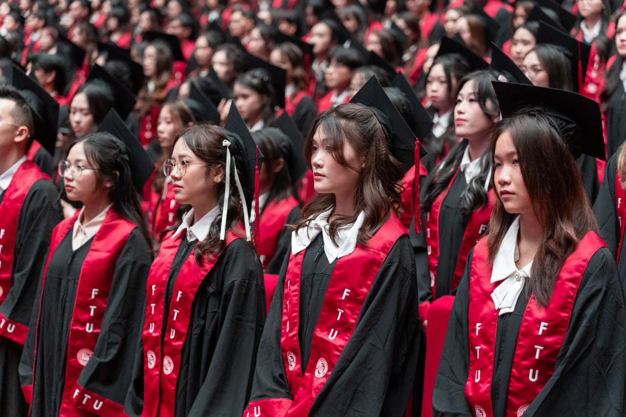 photo2025 04 0619 21 12