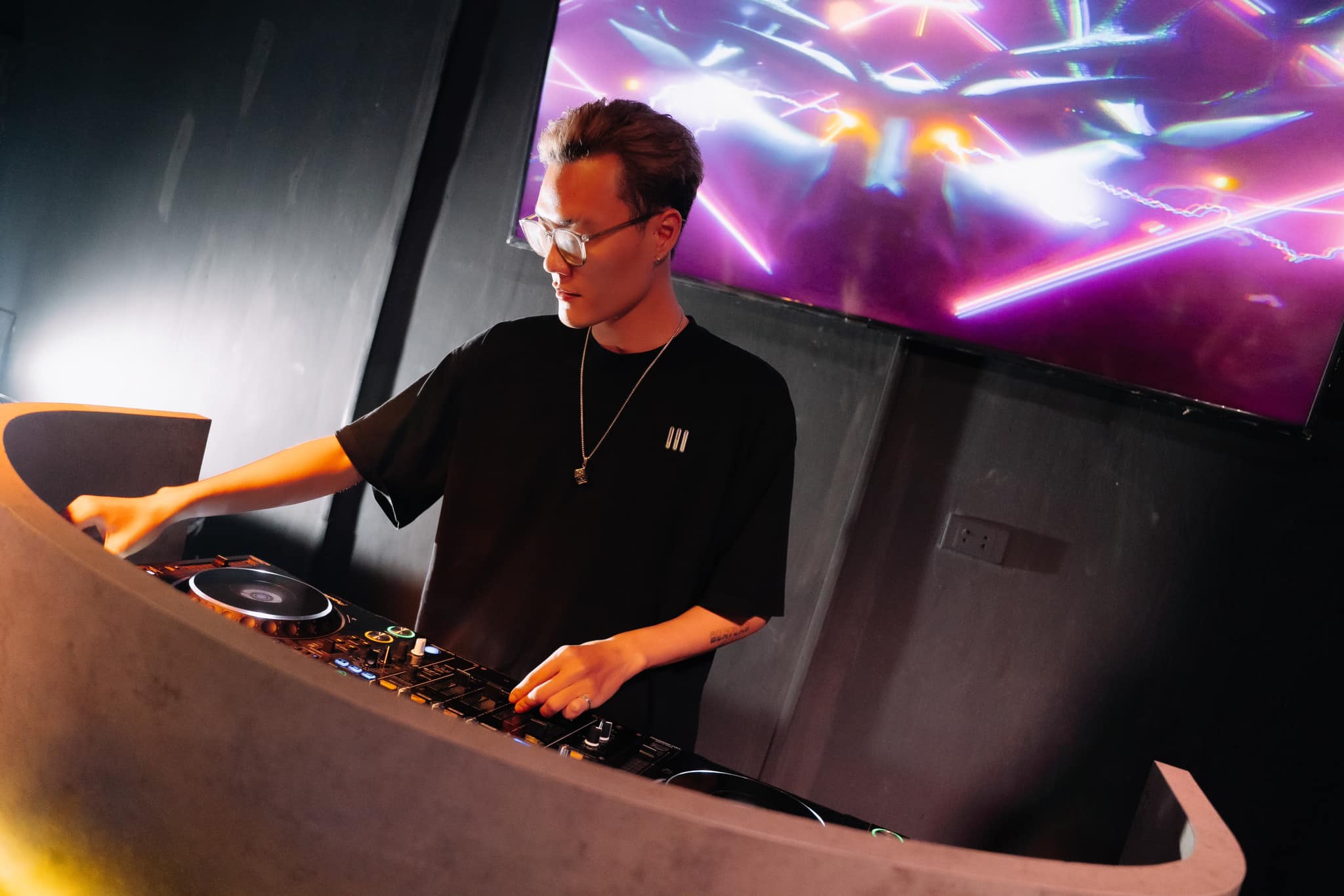 bo sung dj 0n 1 1744285916 372 width2048height1366