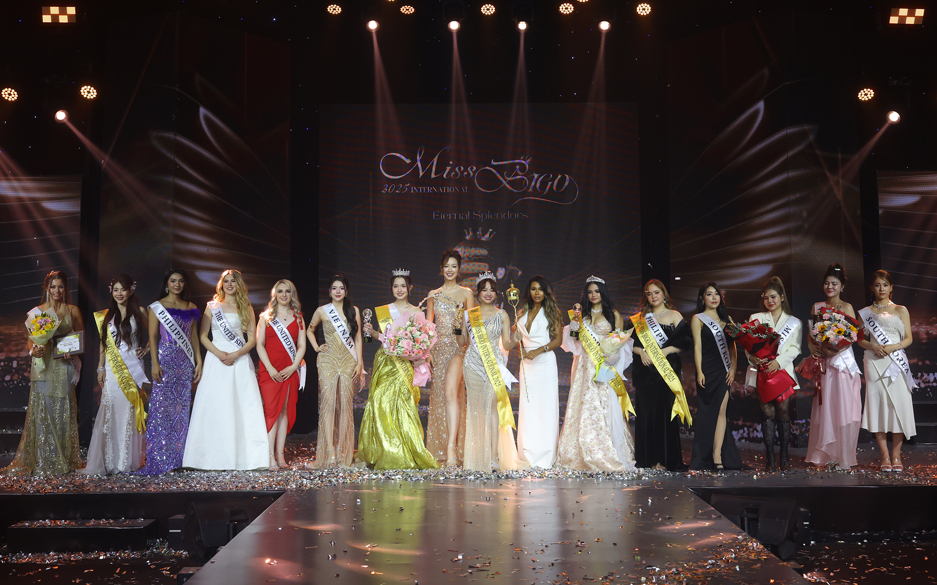 Việt Nam có thêm người đẹp chiến thắng cuộc thi nhan sắc quốc tế