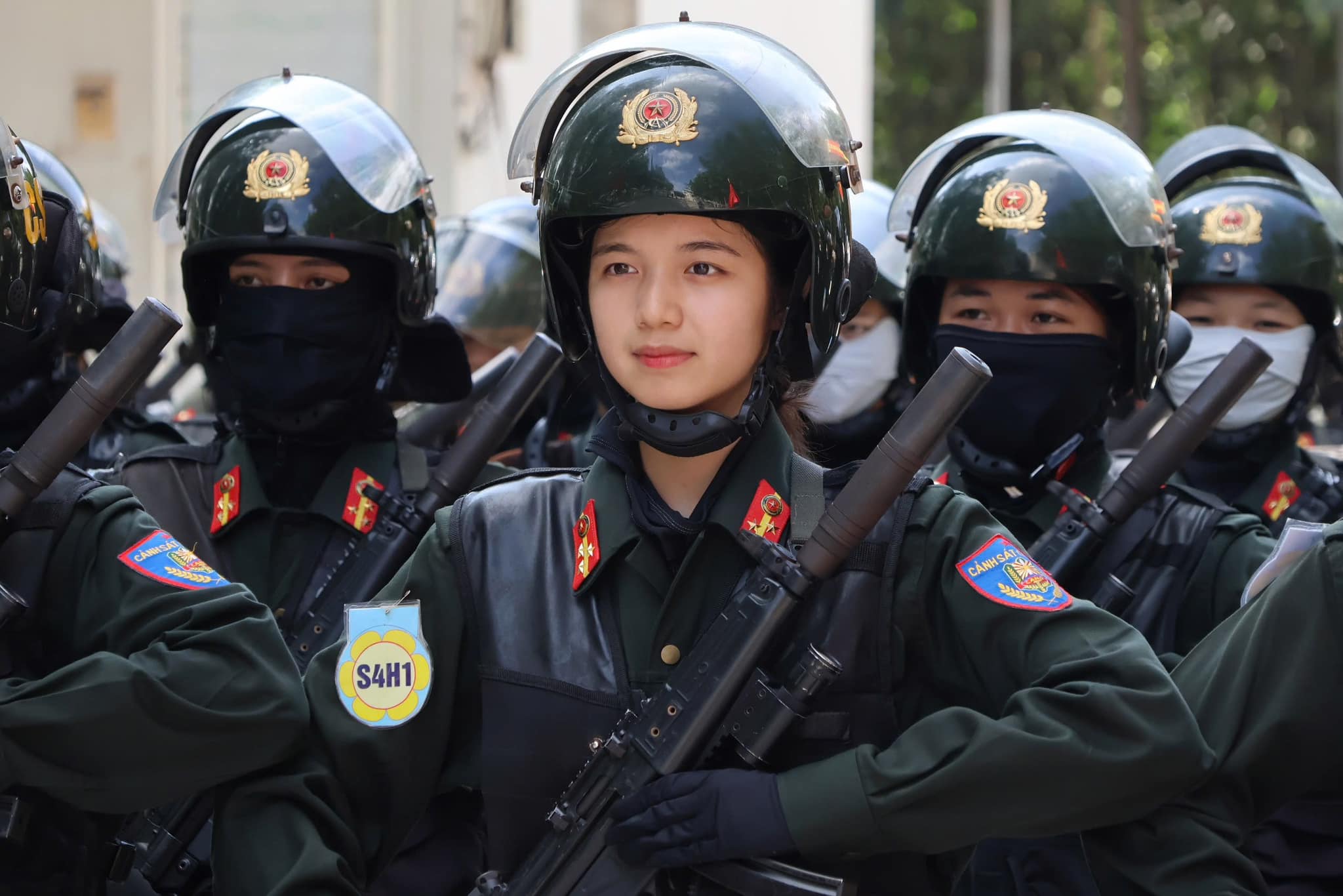 4820566905115758220140281727109522752322713n 1744886987783614270011