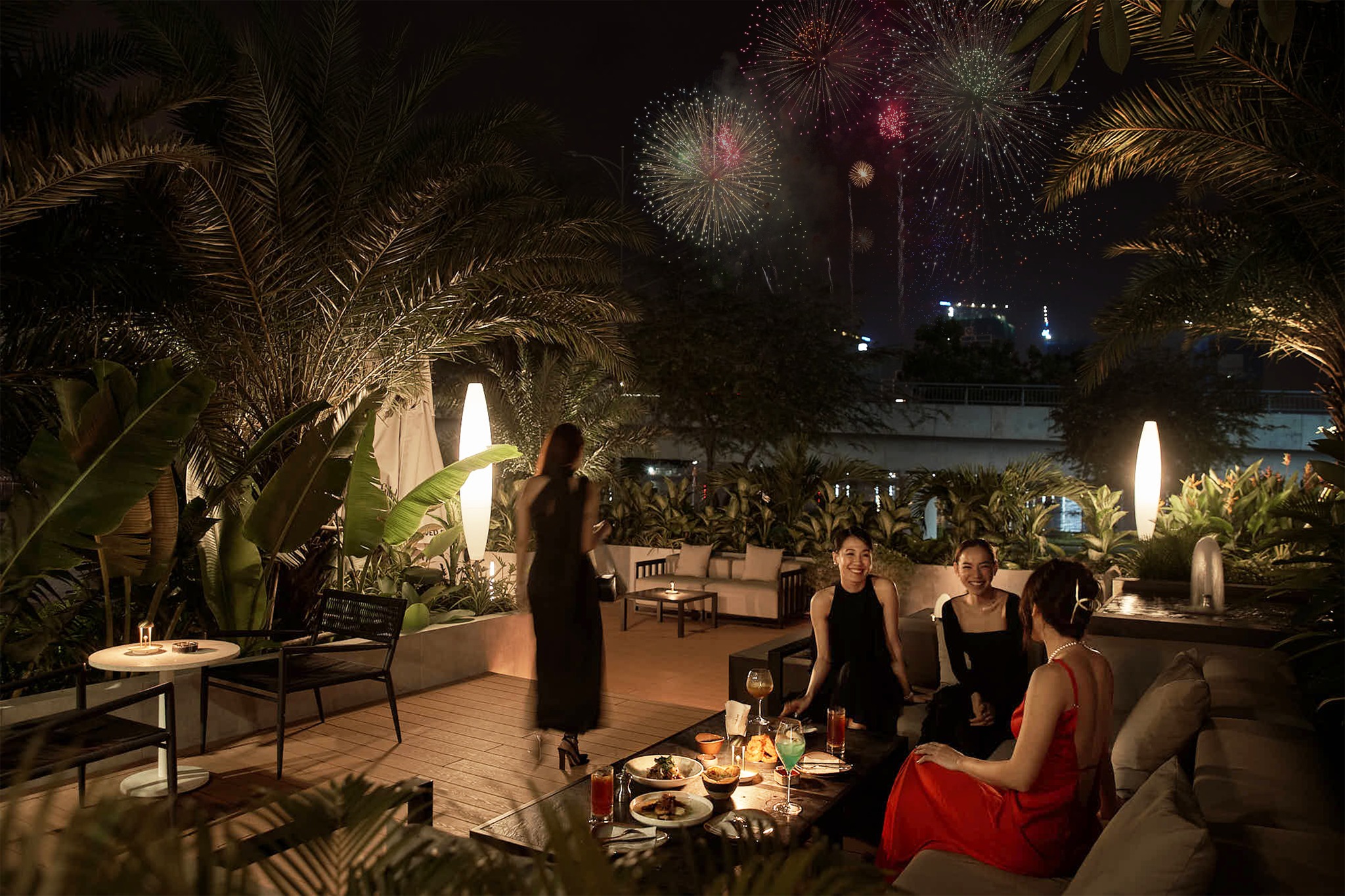 view ngam phao hoa tu khach san le meridien