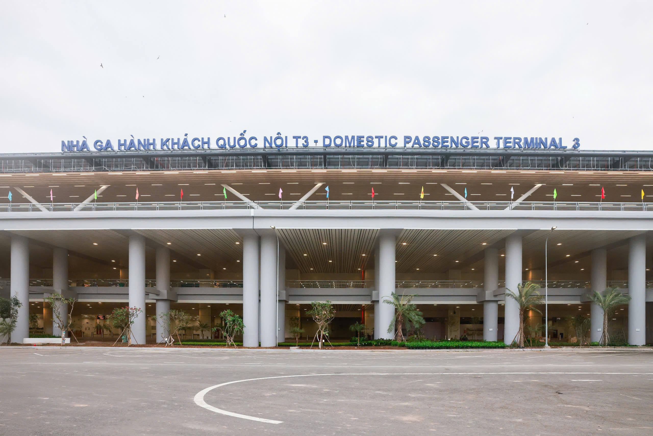 3 vietnam airlines chuyen khai thac sang nha ga moi t3 tan son nhat