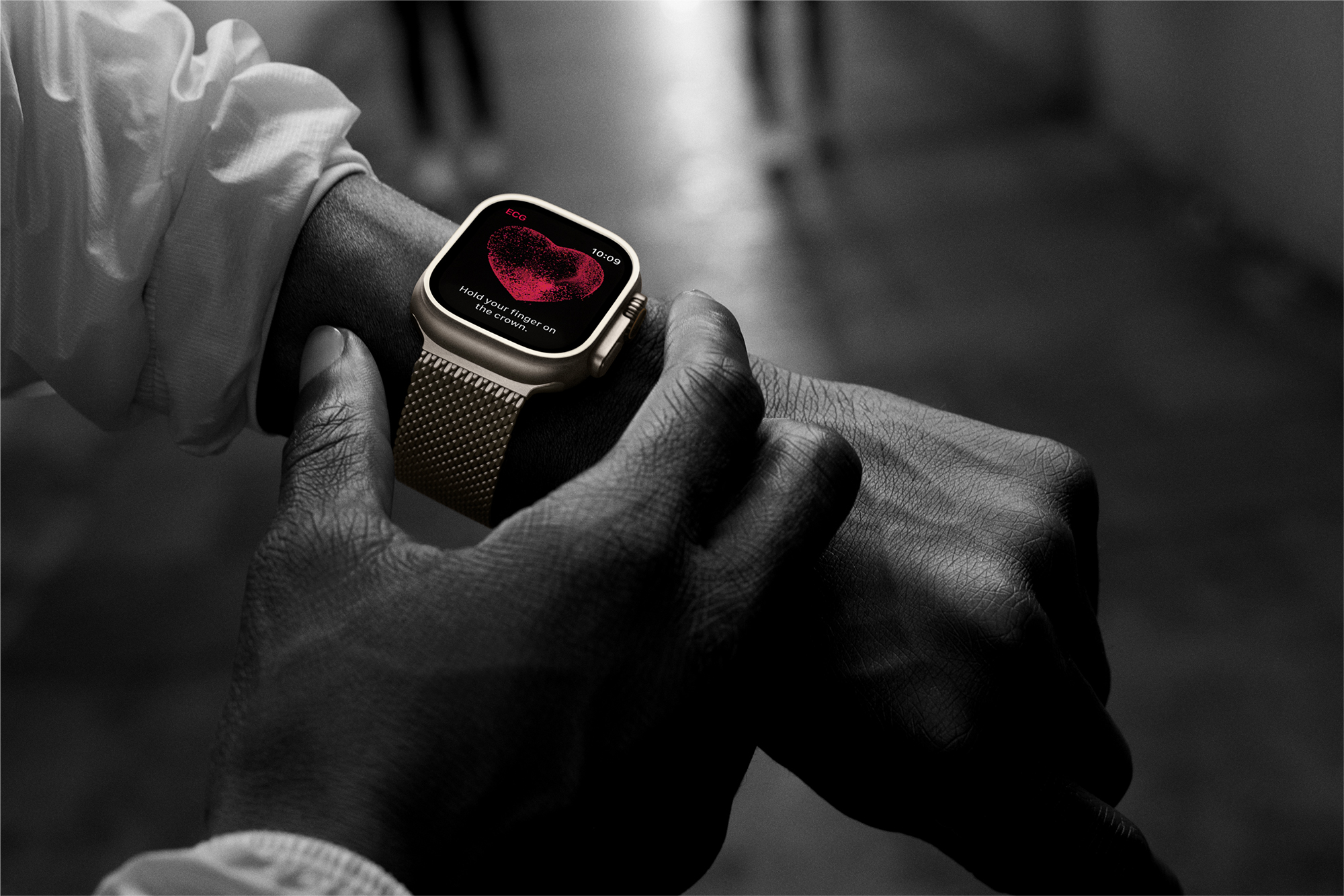 apple watch ultra 2 lifestyle ecg copy