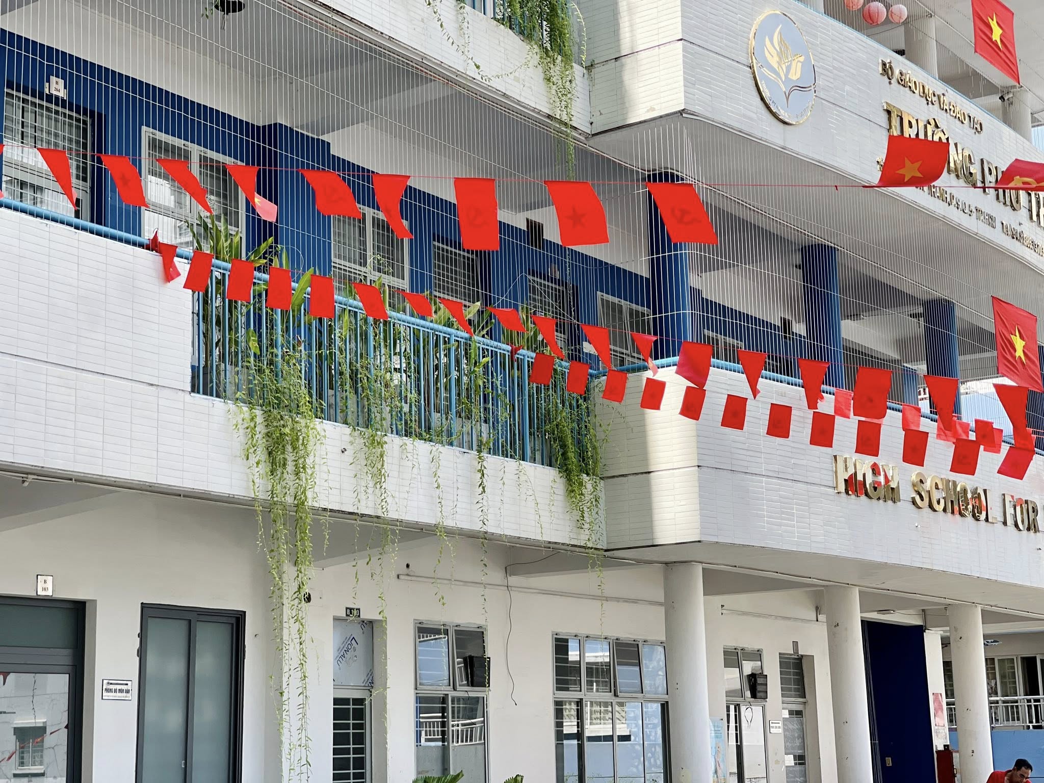 4935583336831843009318403999662390697271048n