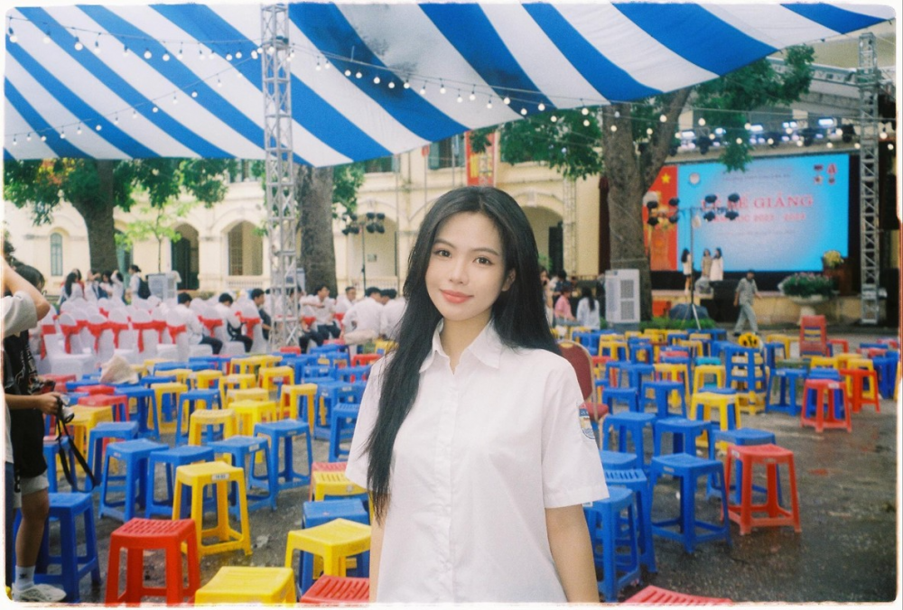 4537nu sinh viet vua gioi vua xinh d