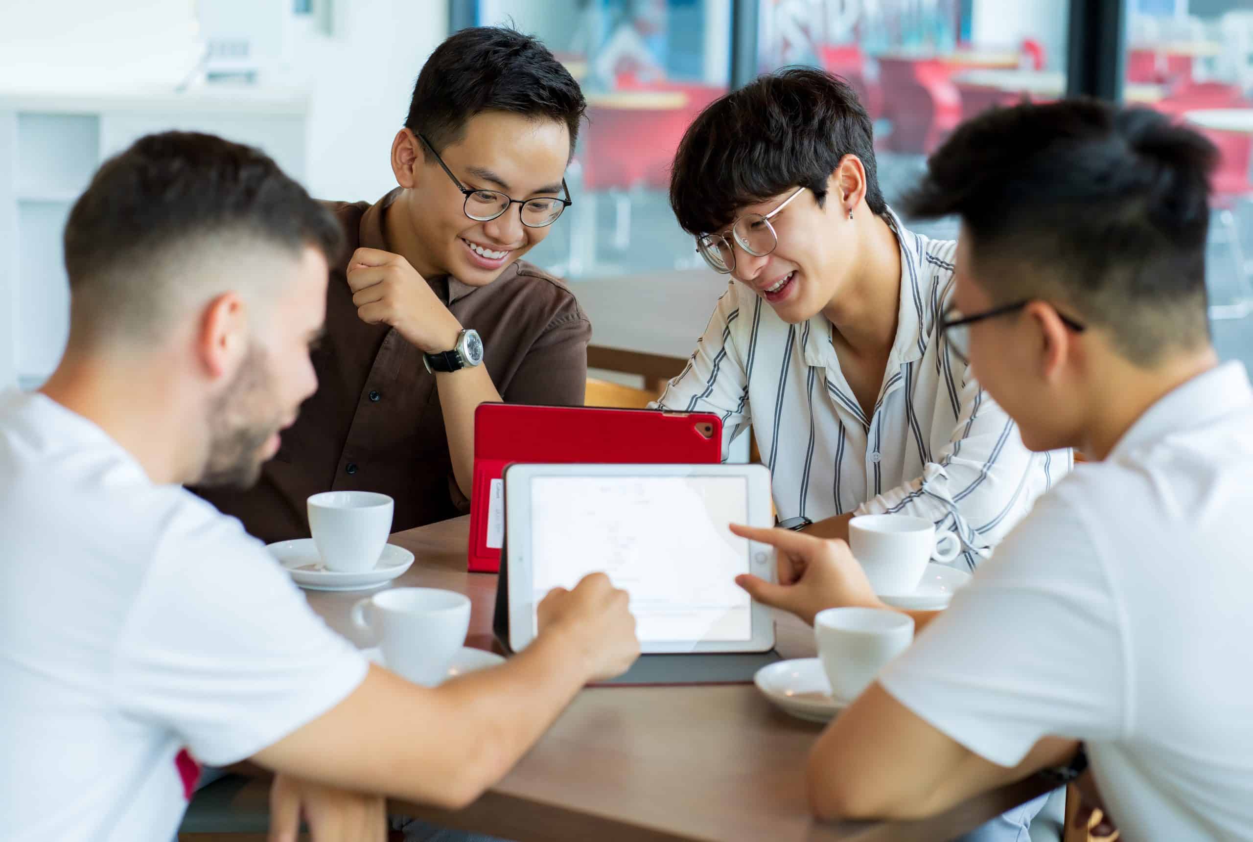 hoc nganh digital marketing ra truong co kha nang dam nhan da dang cac vi tri scaled