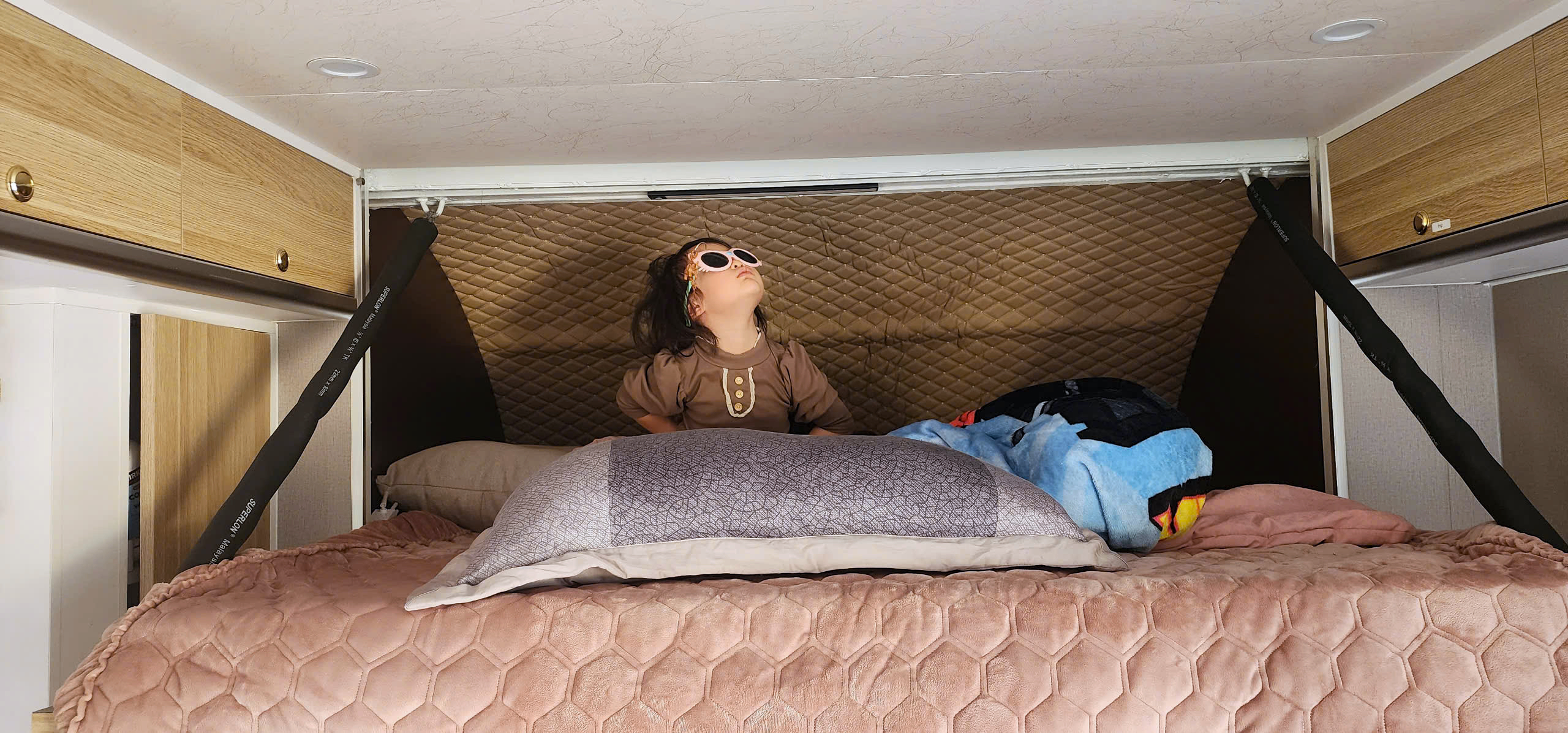 z6507781576377d66c3fa778b1550aeabd0e522adf8749fotor