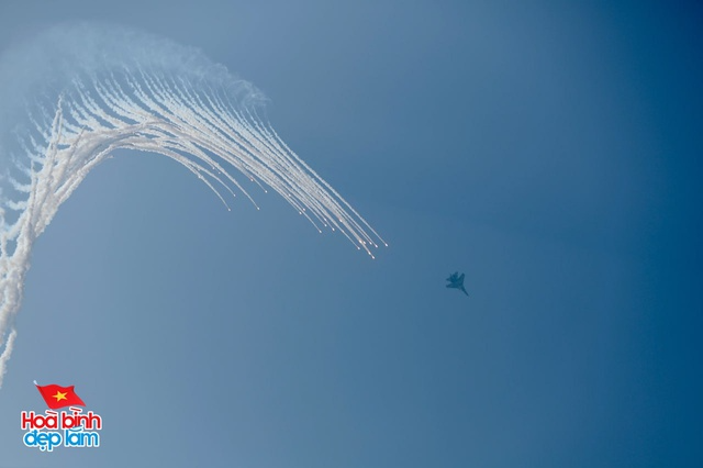 photohbdl 20 1745977698643534295