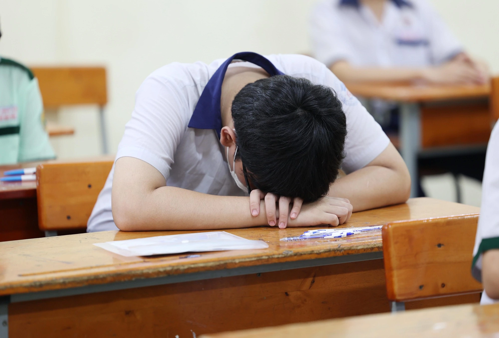 a2 16772475968231979000844