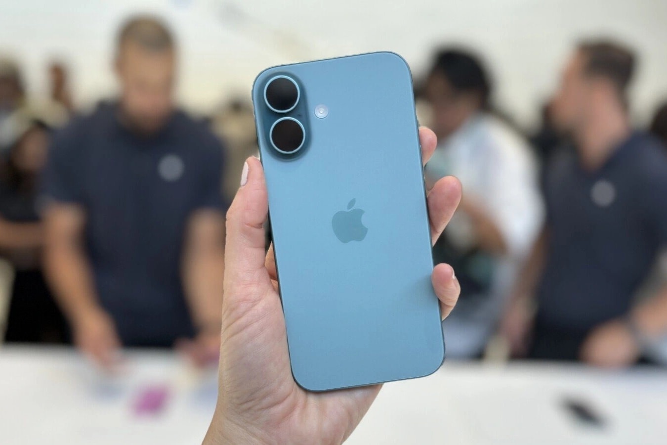 cdnphotodantricomvn 8xp2xjdoykxilkp47zl6b archw 2024 09 13 iphone 16 pcmag crop 1726238384520