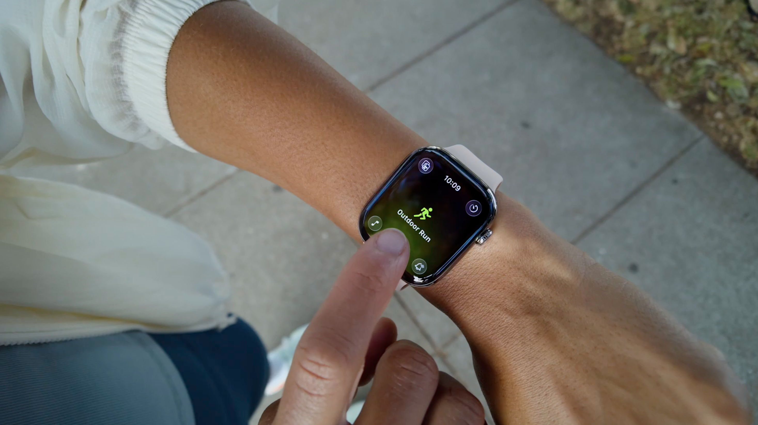 Apple Watch nâng cấp lớn với watchOS 26: Giao diện mới, dịch tin nhắn với AI, biết động viên đi tập- Ảnh 3.