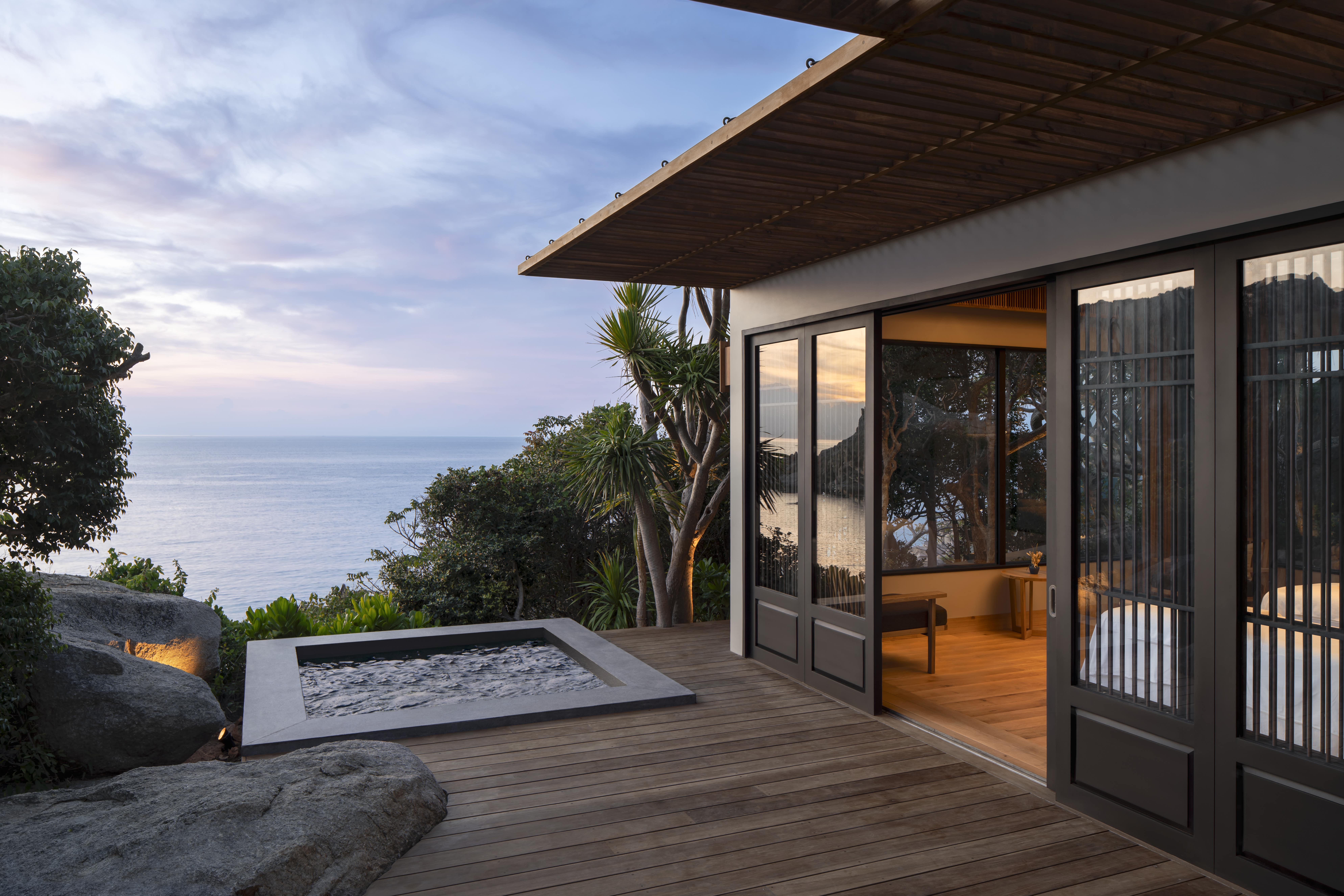 amanoi vietnam bon jacuzzi ngoai troi min