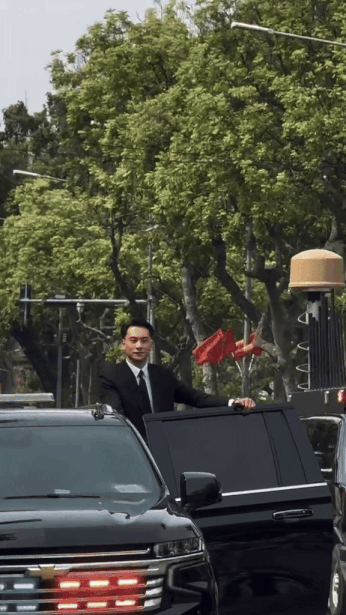 ezgif 2a8832edf38fc6