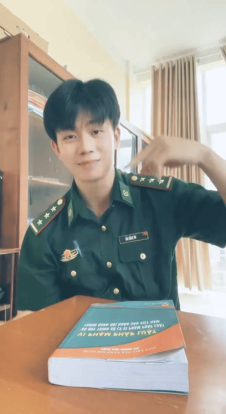 ezgif 237256c65b672e